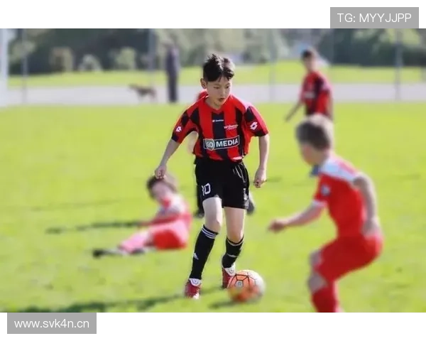 十八中场陈骁涵加盟广州蒲公英